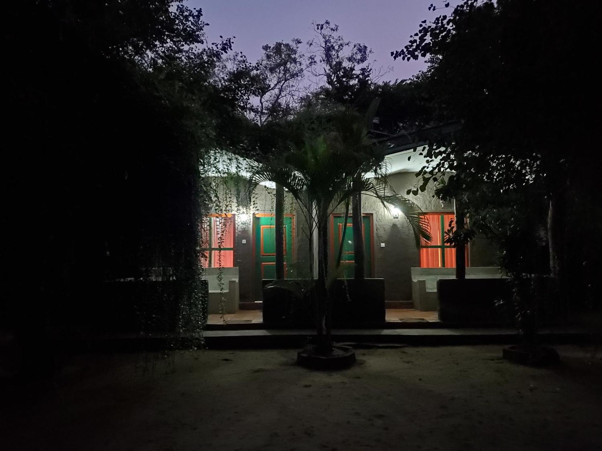 Clay Hut Village Polonnaruwa Eksteriør bilde
